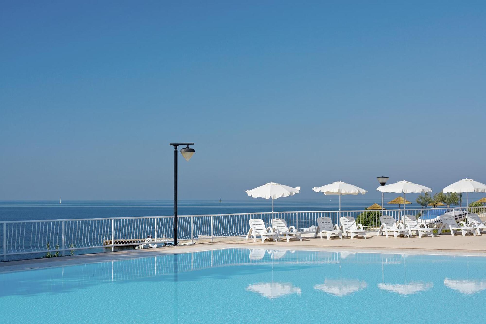 Fkk Adriatika In Fkk Solaris Naturist Resort Porec Exterior photo